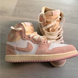 Jordan 1 Retro “ Washed Pink “Kids Sneakers in Pink and Cream